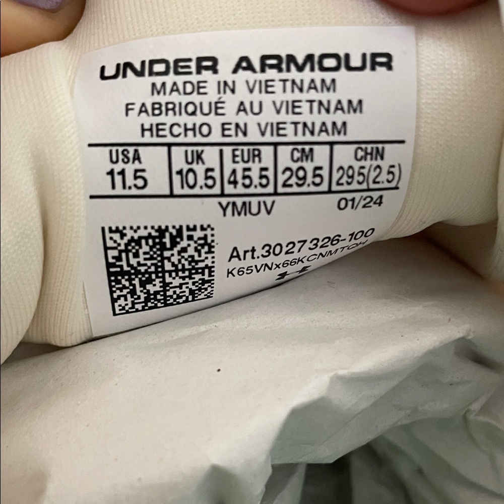 Under Armour Athletic Shoes - Cream and Green Men’s 11.5 running - Picture 6 of 9
